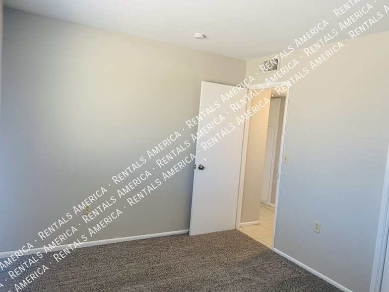 Building Photo - 11433 N Hagen Dr