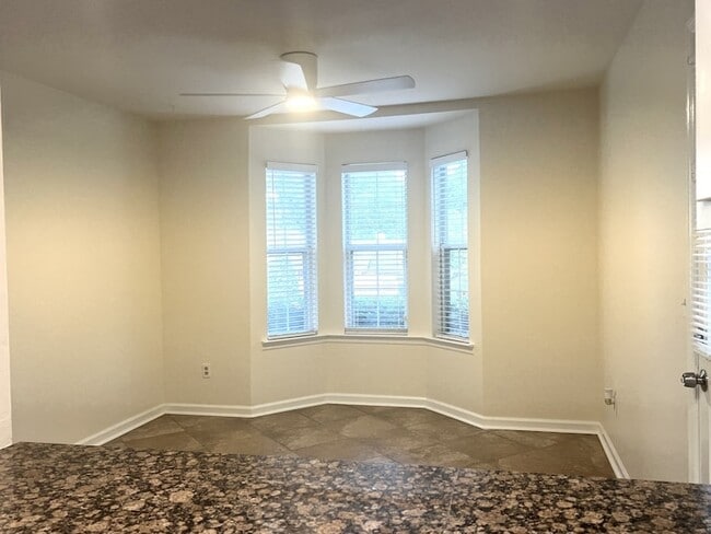 Building Photo - 1001 Clifton Ln