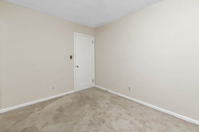 Building Photo - Cozy Brick Ranch in Norfolk