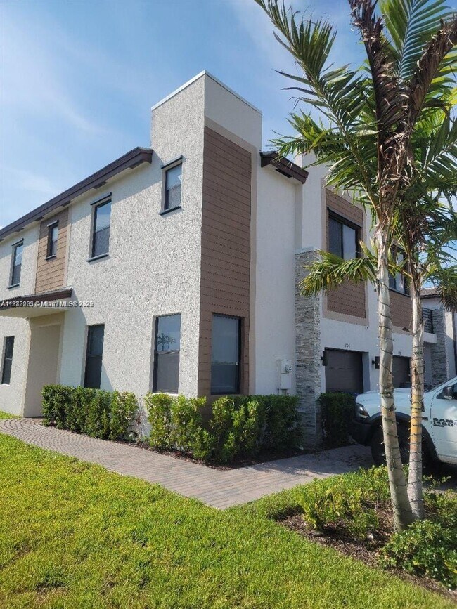 Building Photo - 4 bedroom in Miami Gardens FL 33179