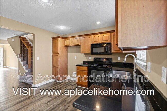 Building Photo - 803 SW Imperial Ln