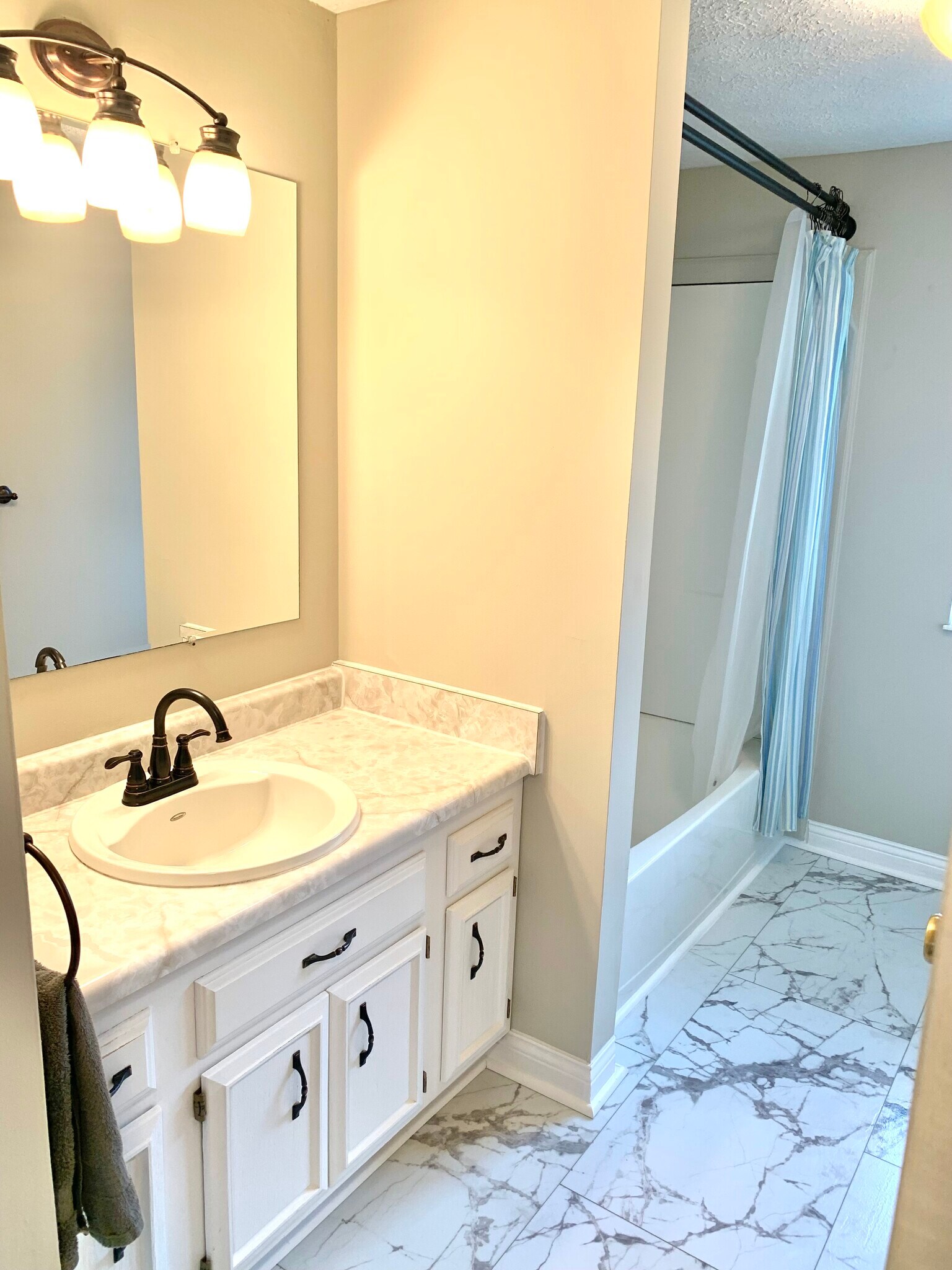 Bathroom - 1891 Fernwood Pl