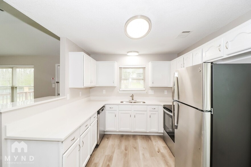 Building Photo - 15 Rolling Oaks Dr