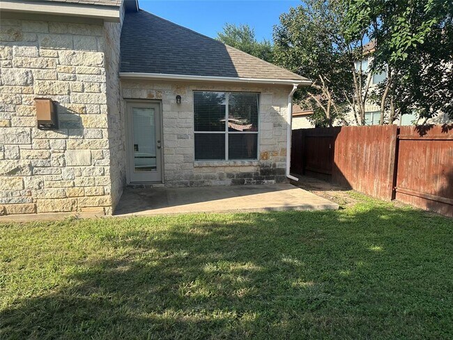 Building Photo - 2434 Arbor Dr