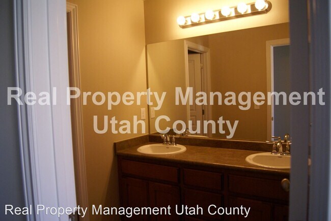 Building Photo - 4 br, 3 bath House - 636 S 2250 W