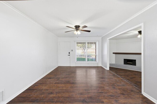 Building Photo - 106 N 9th St