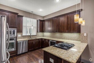 Building Photo - 1706 Bremond St