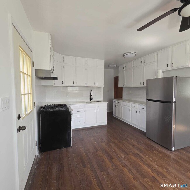 Building Photo - 124 Geddes Terrace