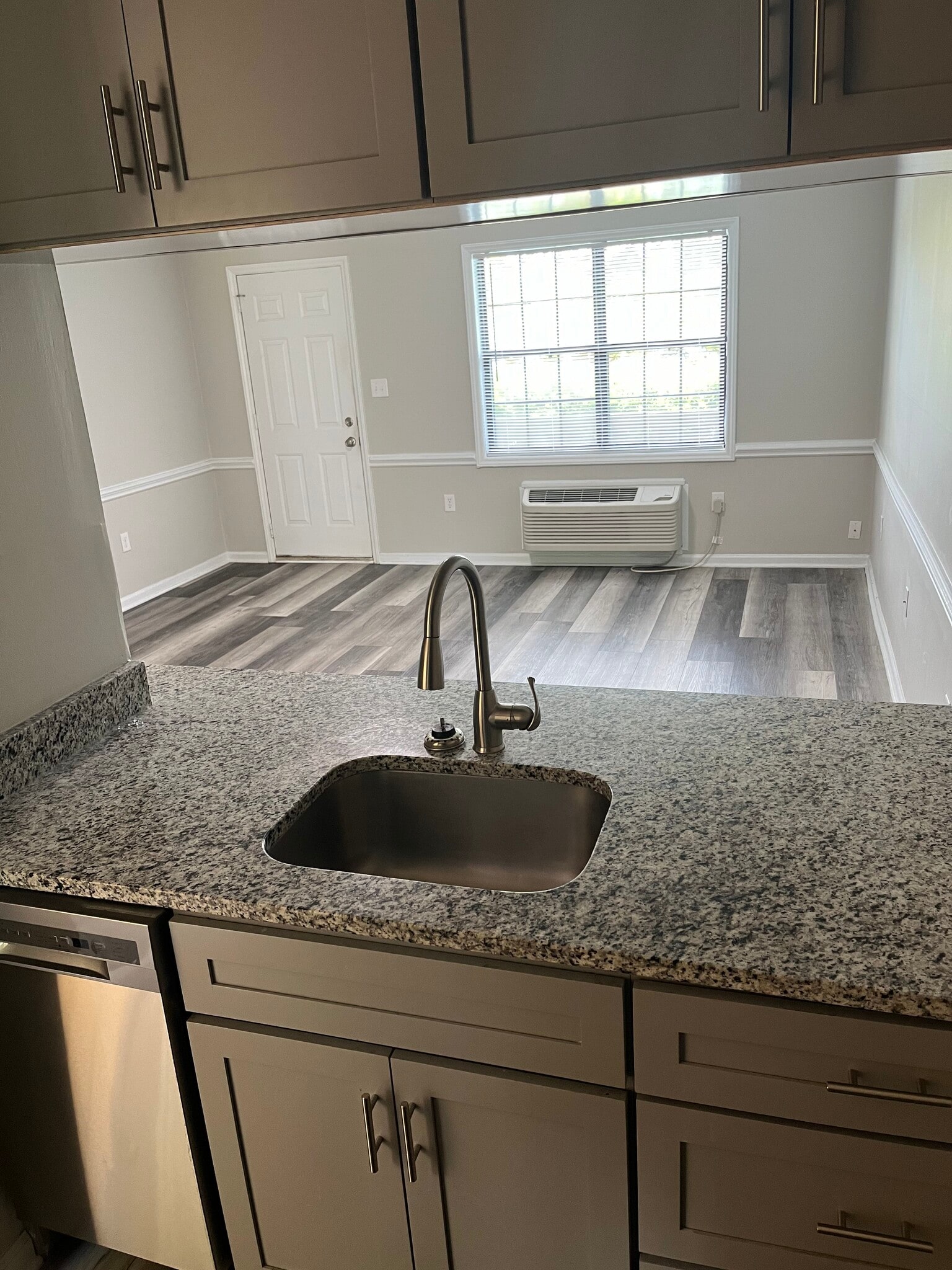 Building Photo - 589 Starlight Dr