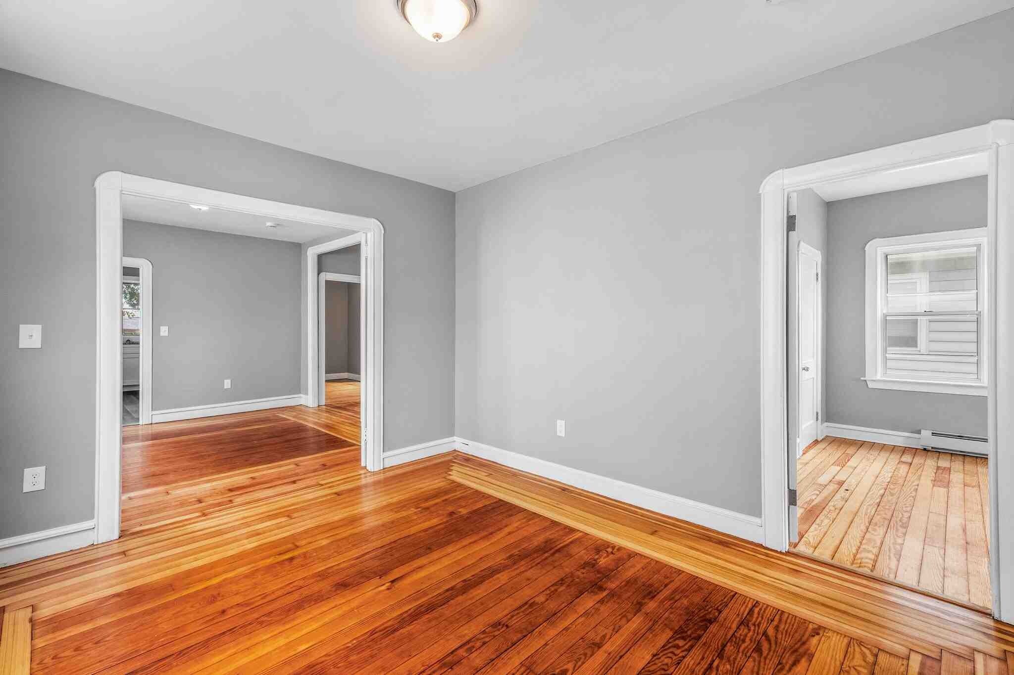 Building Photo - 100 Weetamoe St