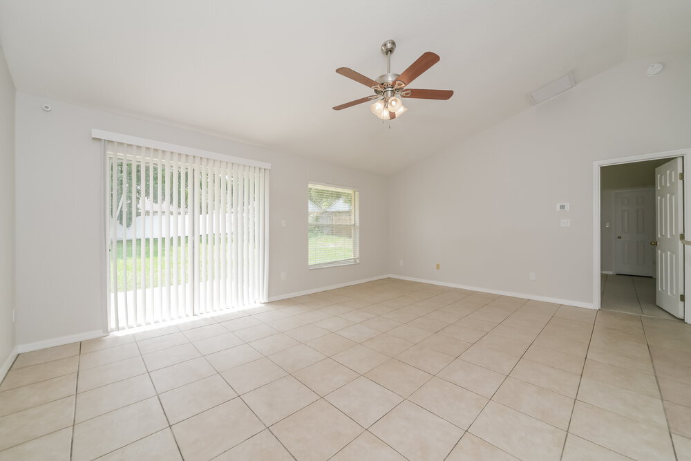 Building Photo - 918 Palm Forest Ln