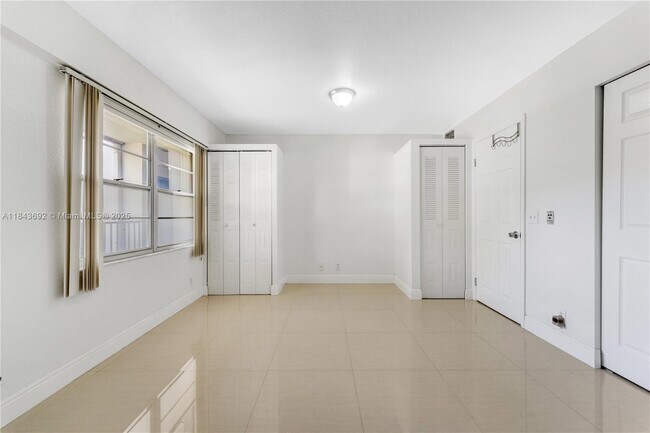 Building Photo - 100 SW 132nd Way