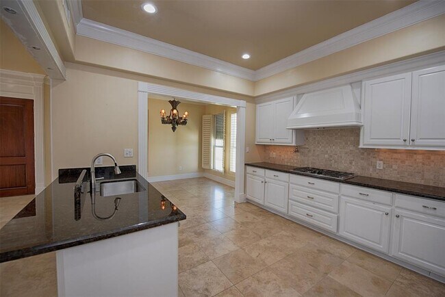 Building Photo - 2293 E Bayshore Dr