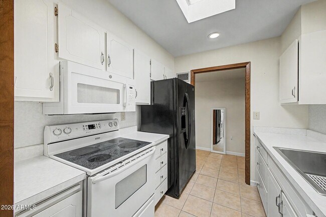 Building Photo - 13622 N 98th Ave