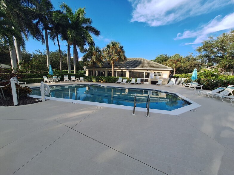 Bermuda Park pool - 25727 Lake Amelia Way