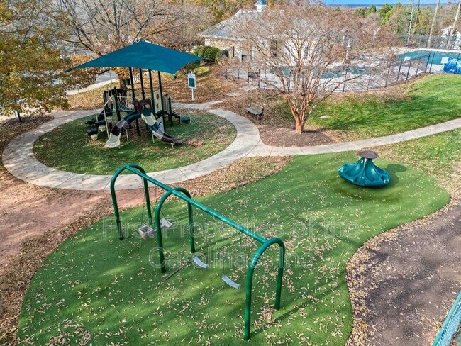 Building Photo - 16865 Timber Crossing Rd