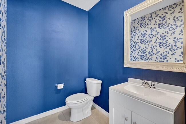 Building Photo - Available Now! 4BR Home in Avalon Park with Fenced Yard & Resort-Style Amenities