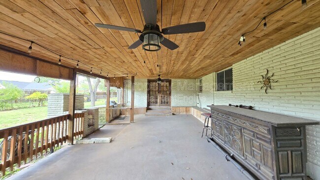 Building Photo - 7609 Linkside St