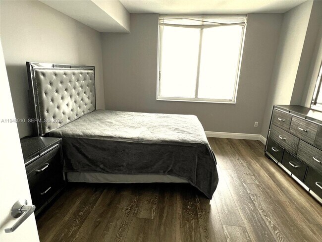 Building Photo - 325 S Biscayne Blvd