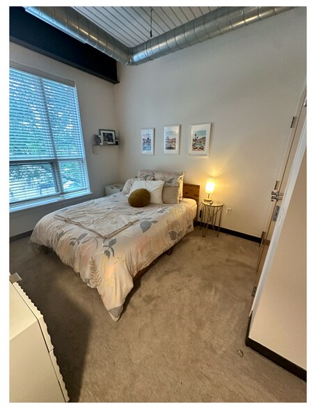 bedroom - 75 Maple St