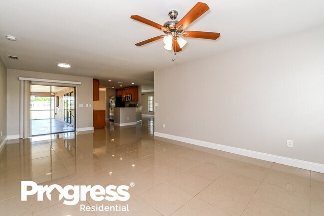 Building Photo - 25353 Doredo Dr