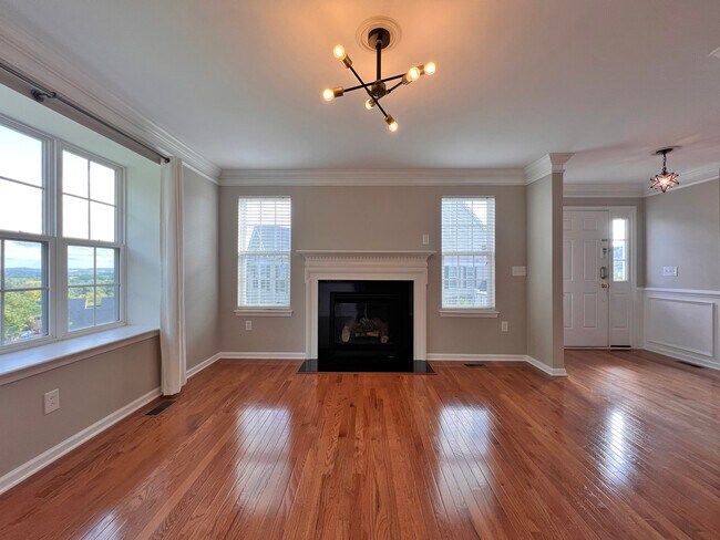 Building Photo - 4170 Bunker Hill Dr N