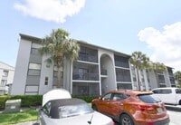 Building Photo - Updated 2BR/2BA Condo in Pine Ridge Club, ...