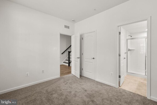 Building Photo - 8256 Longford Rd