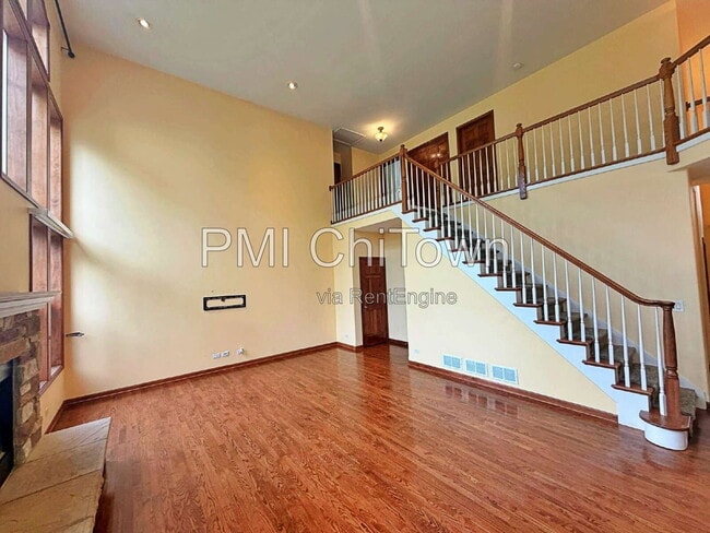 Building Photo - 2050 Rockland Dr