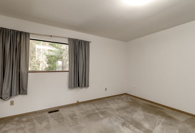 Building Photo - 3223 S 372nd St