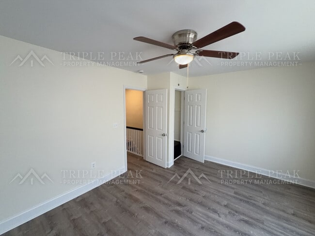 Building Photo - 7115 Emerson Ave