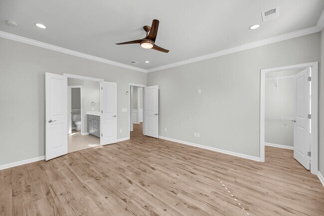 Building Photo - Stunning 4 Bed, 3.5 Bath in Oakfield of Jo...