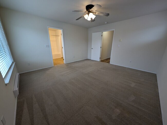 Building Photo - Corner lot 3 bed, 2.5 bath DuPont home!