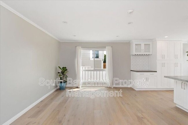 Building Photo - 122 S Guadalupe Ave