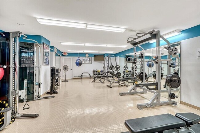 Building Photo - 4100 Galt Ocean Dr