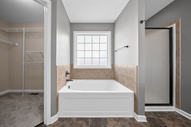 Building Photo - Pet Friendly Three Bedroom!