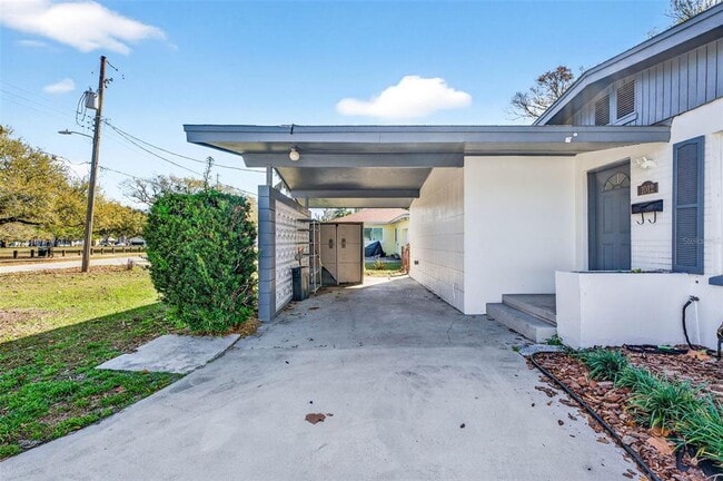 Building Photo - 1012 W Adalee St