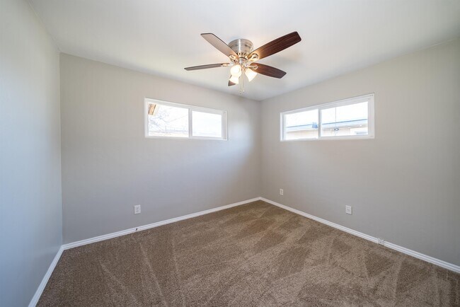 Building Photo - 1611 S Tremont St