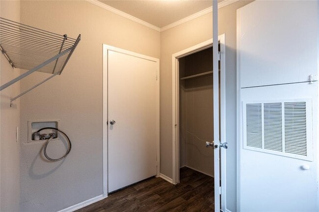 Building Photo - 4612 Blue Meadow Dr