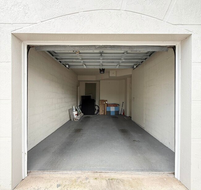 Building Photo - 11024 Legacy Dr