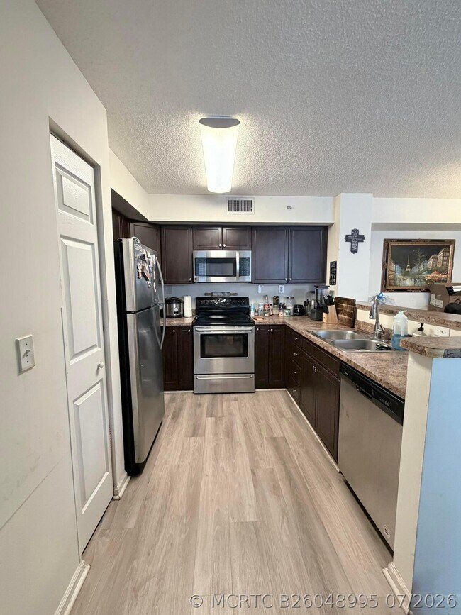 Building Photo - 7880 Sonoma Springs Cir