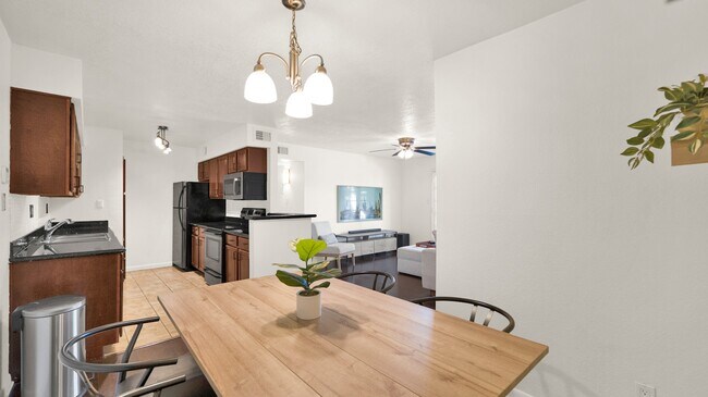 Building Photo - 5995 N 78th St