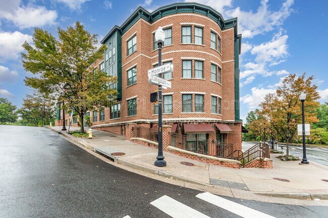 Building Photo - 2101 N Monroe St