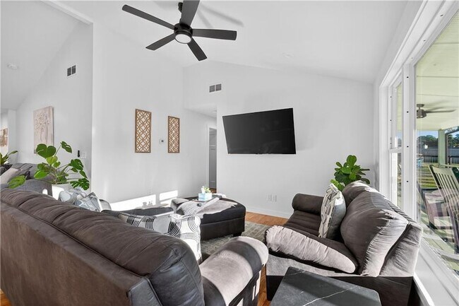 Building Photo - 1324 Ace Mcmillian Rd