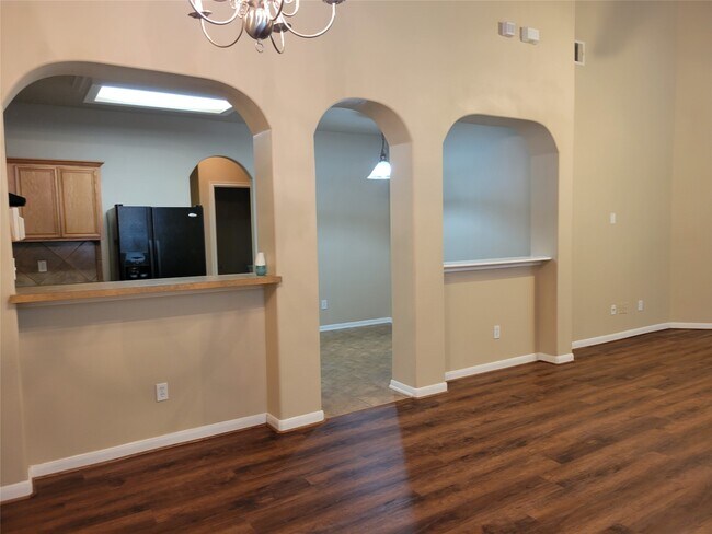 Building Photo - 13411 Forest Pines Village Ln