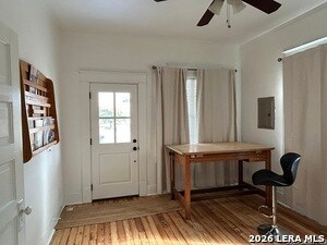 Building Photo - 2213 N Flores St