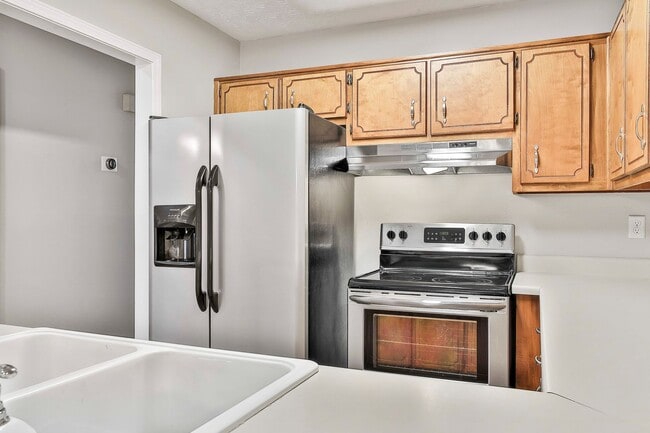 Building Photo - Immaculate 2bed/2ba in Fayetteville with Lawn Care Included