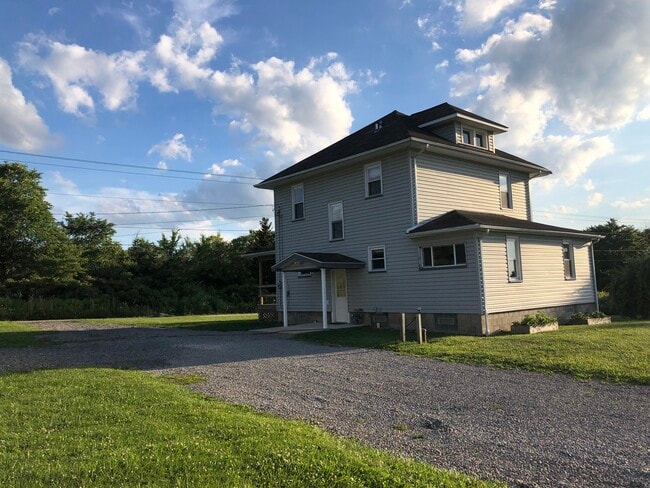 Building Photo - 3838 US-422