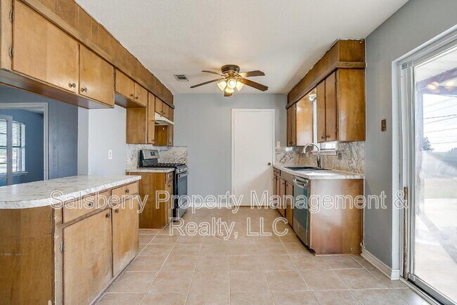 Building Photo - 1113 Gifford Dr