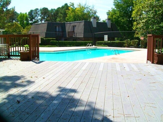 Building Photo - Spacious 3 bedroom in Finley Forest offers convenient location and neighborhood amenities